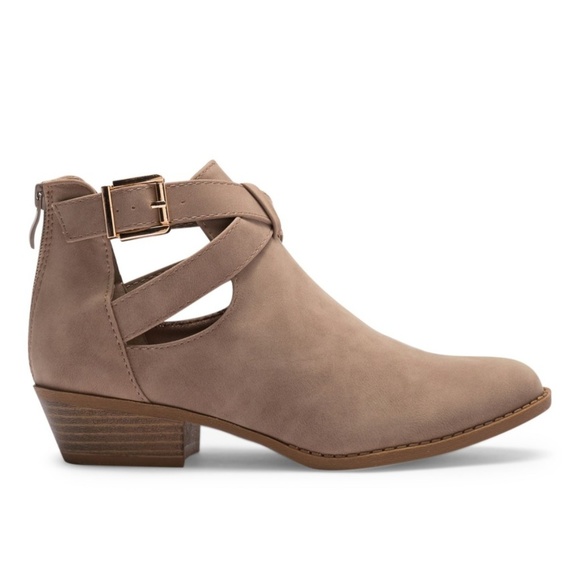 TOP Moda Shoes - NWT Top Moda Ankle Buckle Wrap Block Heel …